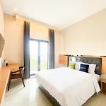 Urbanview Near Sunrise Mall Mojokerto