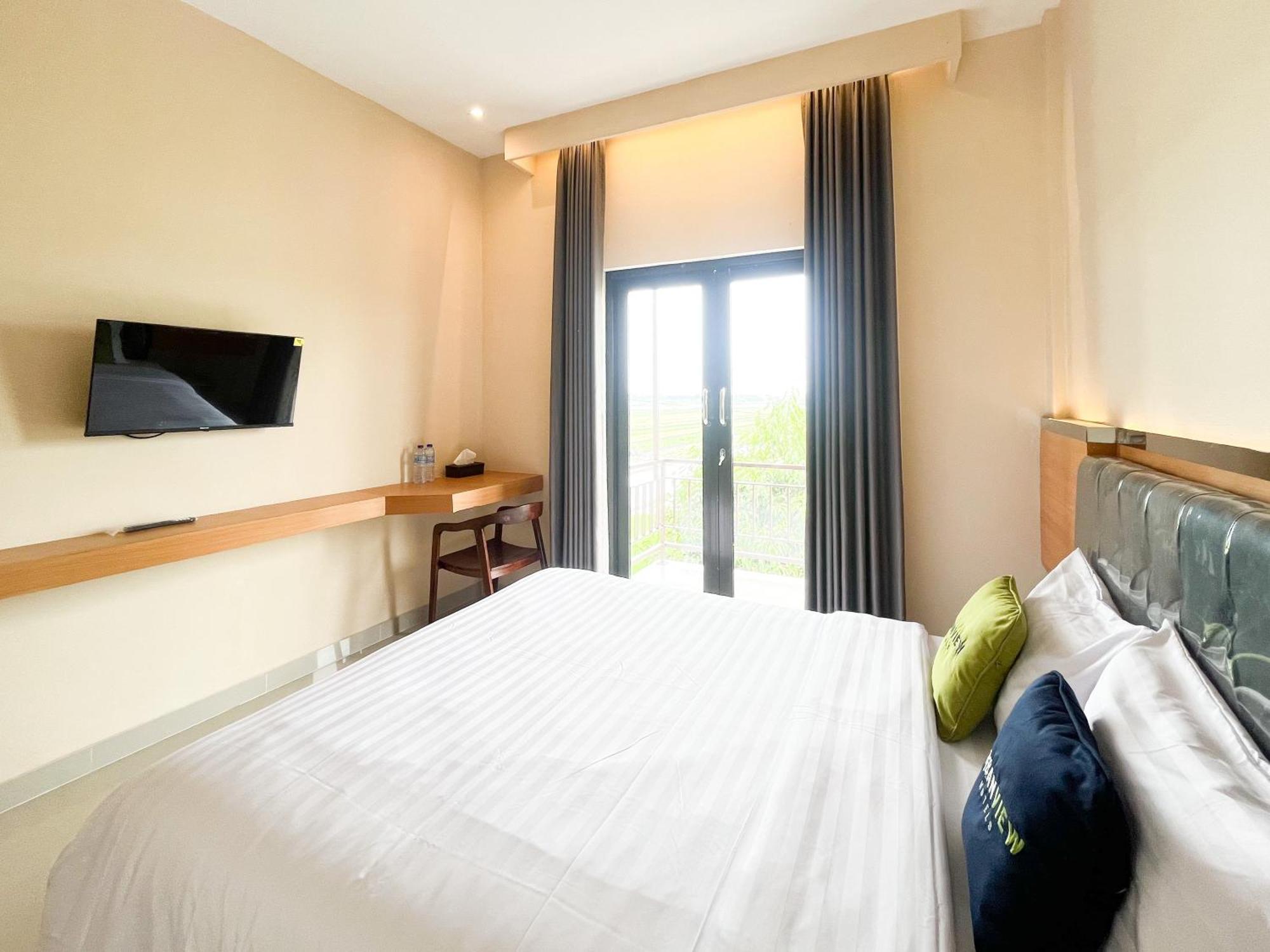 Urbanview Near Sunrise Mall Mojokerto