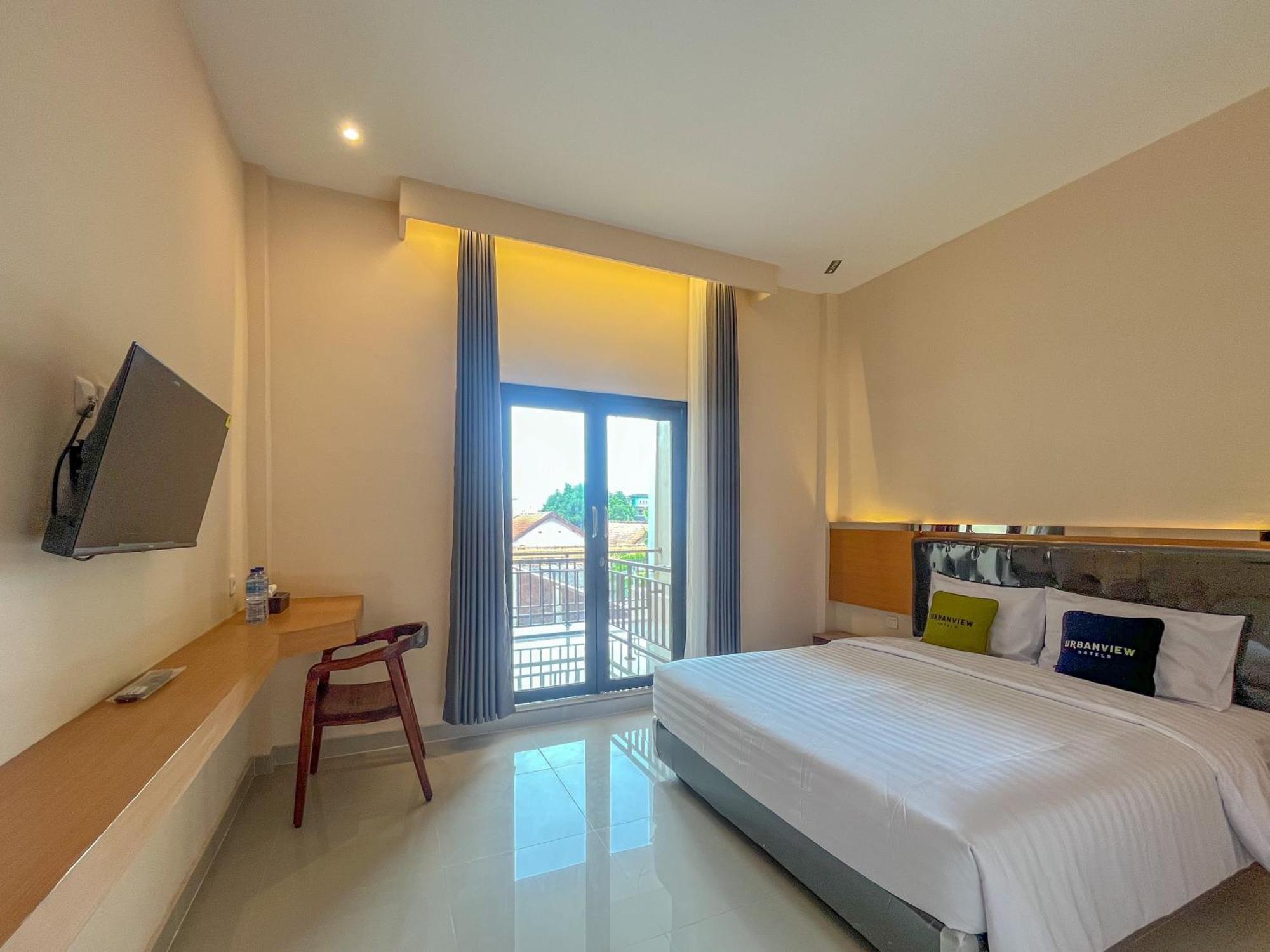Urbanview Near Sunrise Mall 3* Mojokerto