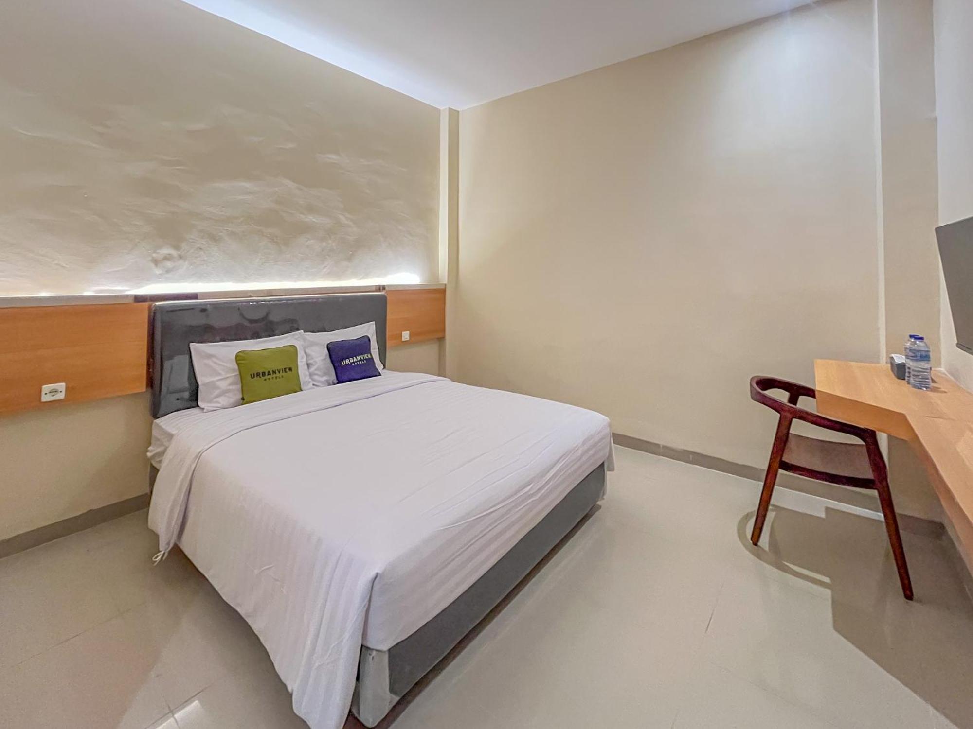 Urbanview Near Sunrise Mall Hotel Mojokerto